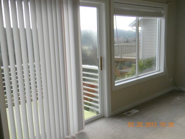 Building Photo - North Gig Harbor 3 bed 2.5 bath ~2,600sqft