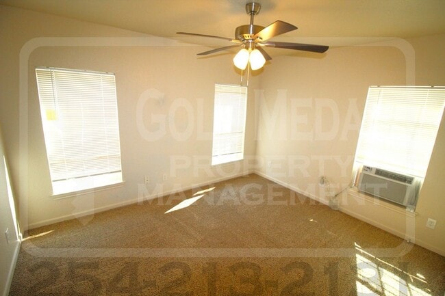 Building Photo - 625 Brook Dr