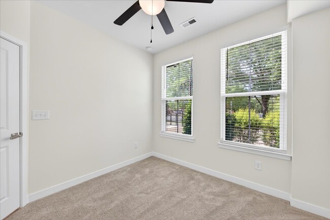 Building Photo - 530 Billingsley Rd