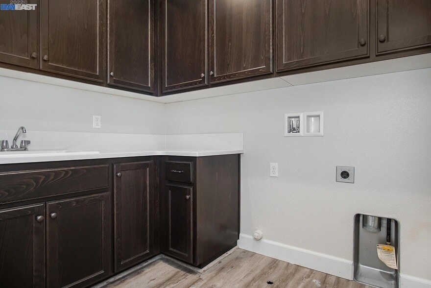 Building Photo - 5517 Pinnacle Vw Wy
