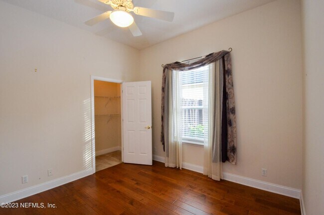 Building Photo - 11712 Blackstone River Dr