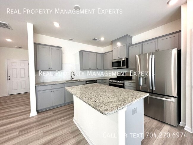 Building Photo - 2789 Yeager Dr NW