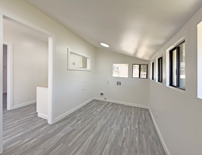 Building Photo - 1016 E Ventura St