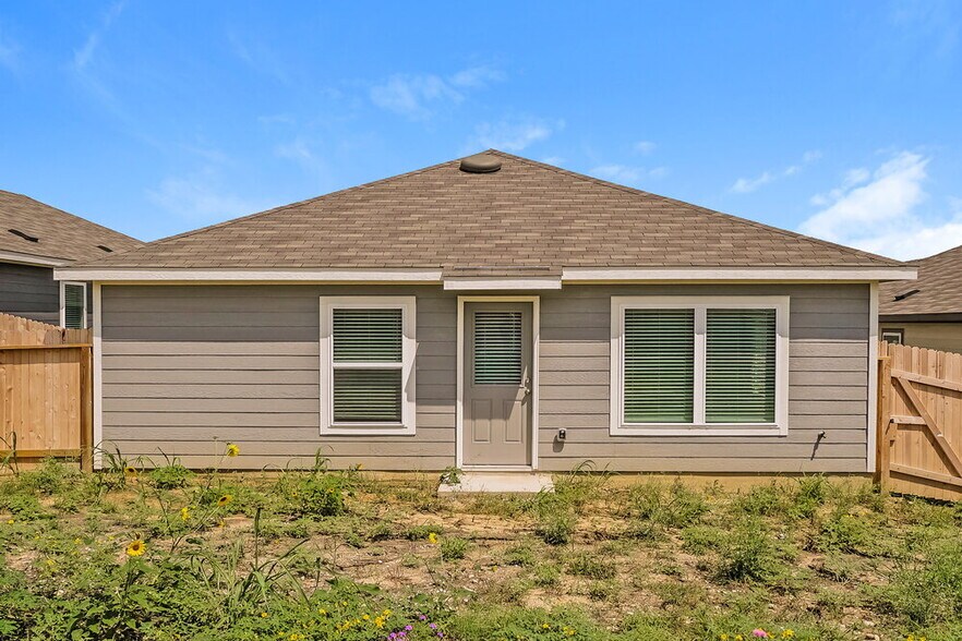 Building Photo - 515 Roquefort St
