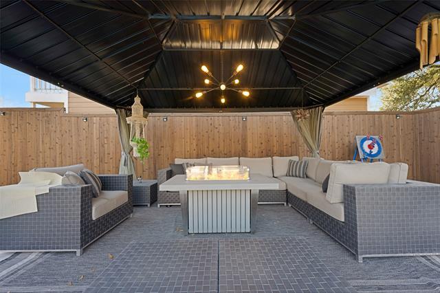 Building Photo - 3111 Hedgerow Dr