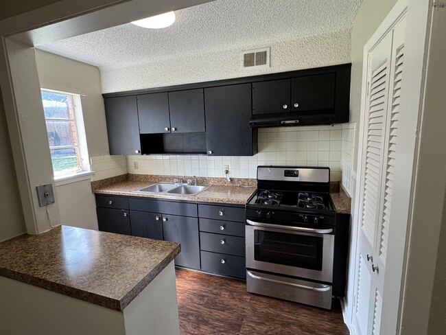 Building Photo - 3701 Southmoor Ln