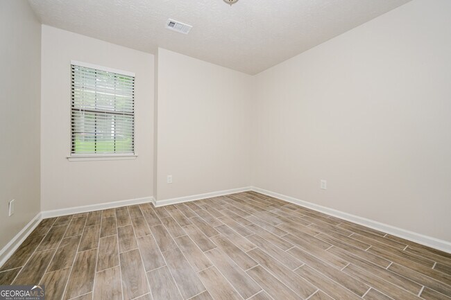 Building Photo - 149 Adrian Dr