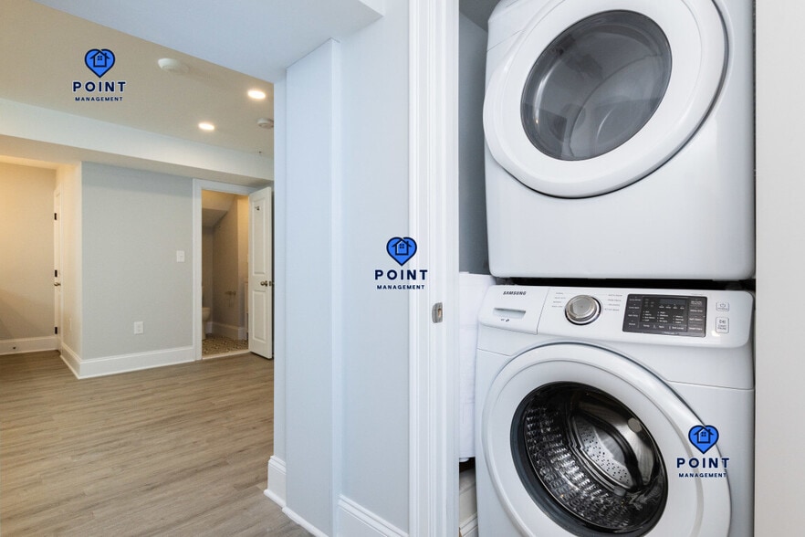 Building Photo - 220 Havre St