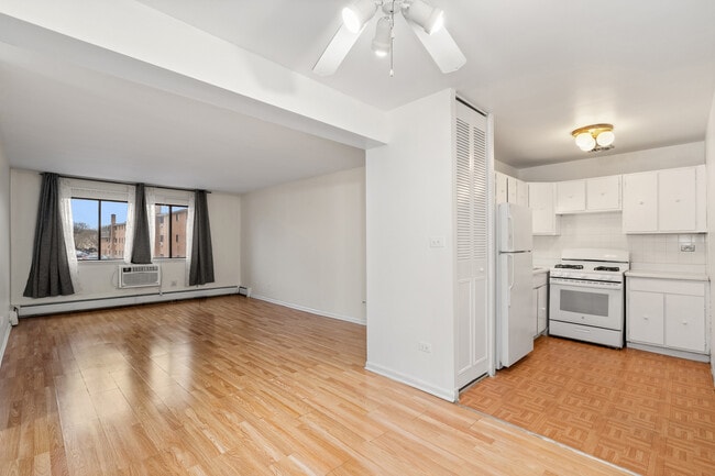 Building Photo - 5310 N Chester Ave