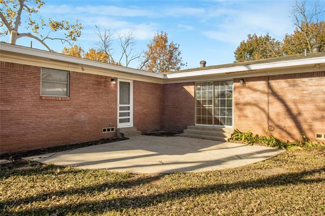 Building Photo - 1618 University Dr