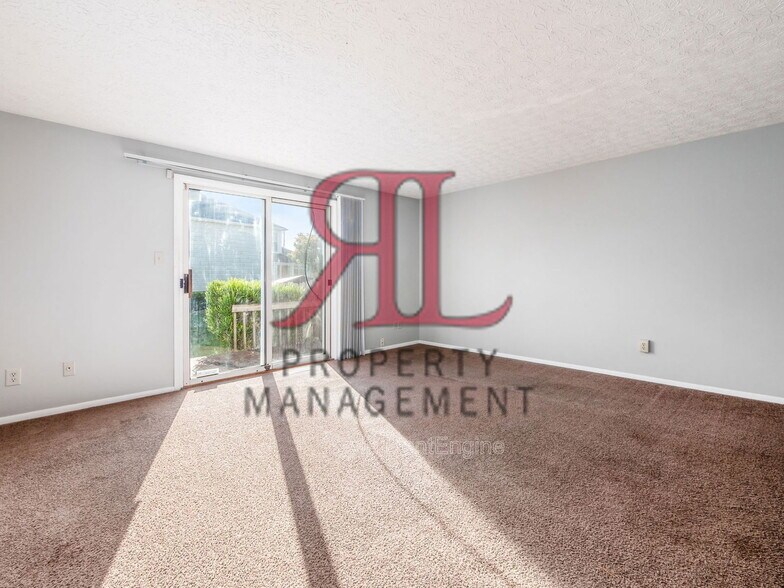 Building Photo - 6678 Manring Ct