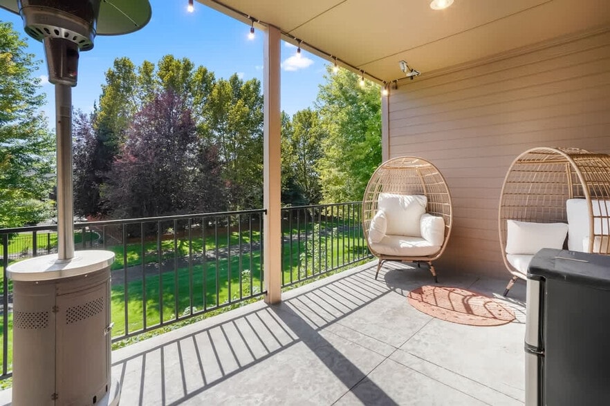 Building Photo - 5327 N Red Hills Pl