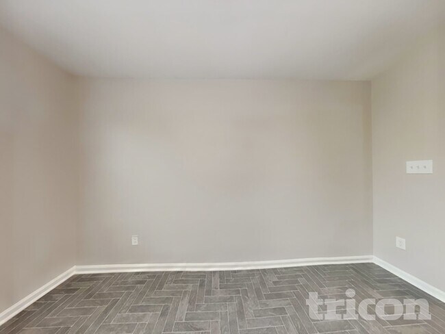 Building Photo - 295 New Castle Ln