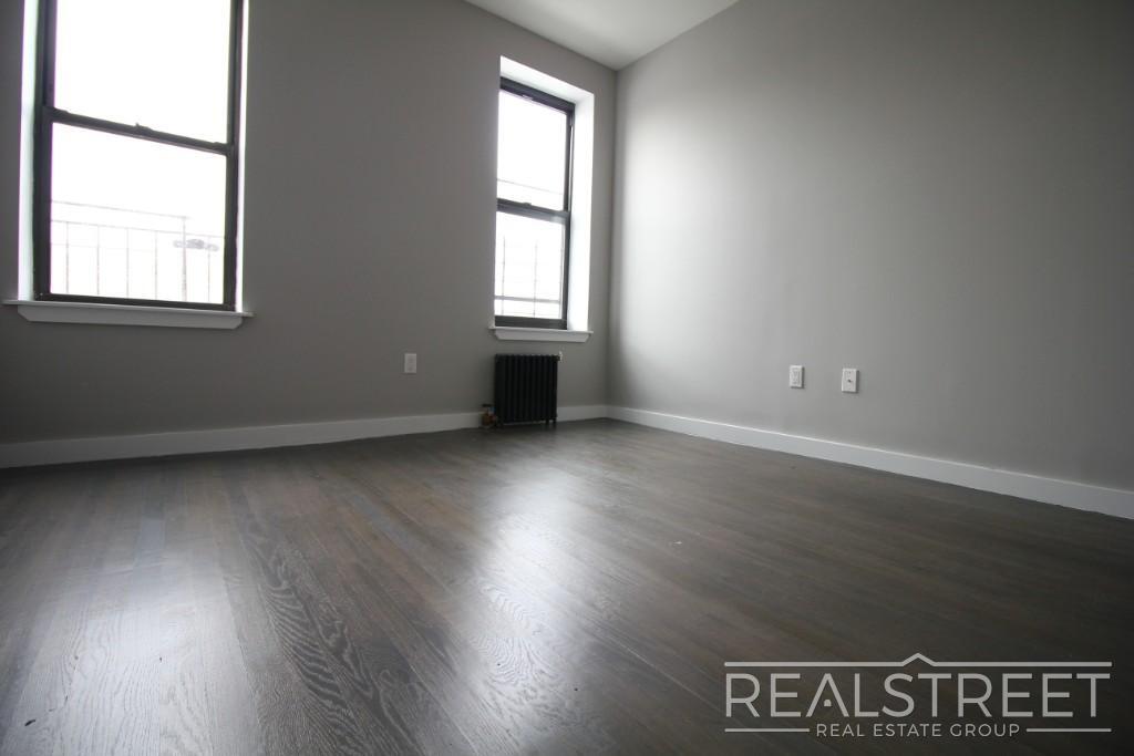 Building Photo - 2 BR in Crown Heights!