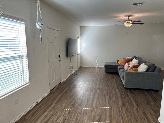 Building Photo - 3504 Lodgepole Dr