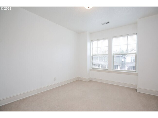 Building Photo - 17335 SW Montague Way