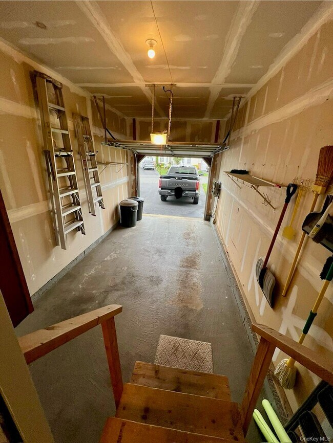 Building Photo - 703 Constance Ln