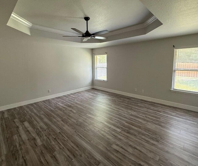 Building Photo - 505 Vale Loop