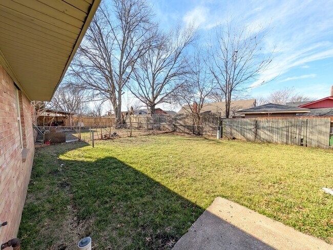 Building Photo - 3920 S 125th E Ave