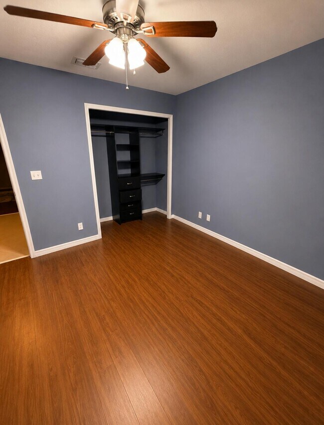 Building Photo - 1481 SW Jacksonville Ave