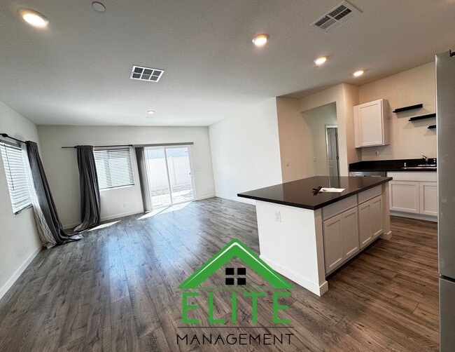 Building Photo - Spacious 4-Bedroom, 3-Bath Home in Prime E...