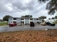 Building Photo - 3373 S Royal Oaks Dr