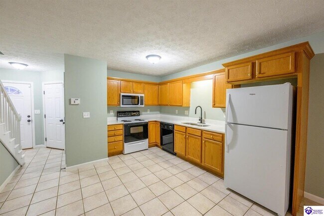 Building Photo - 111 Poplar Cir