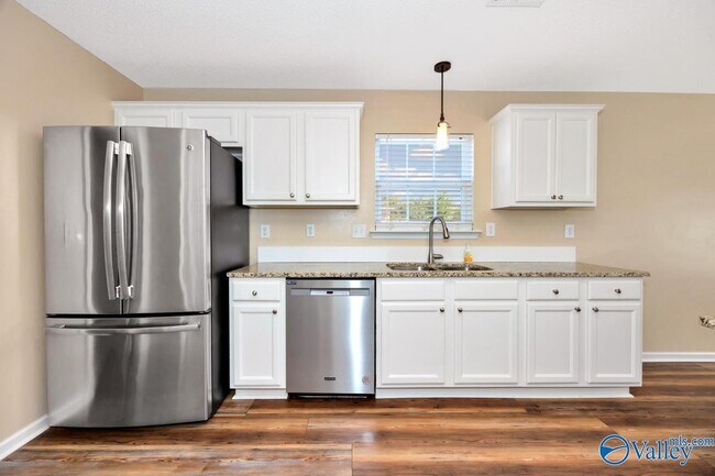 Building Photo - 247 De Jan Rd