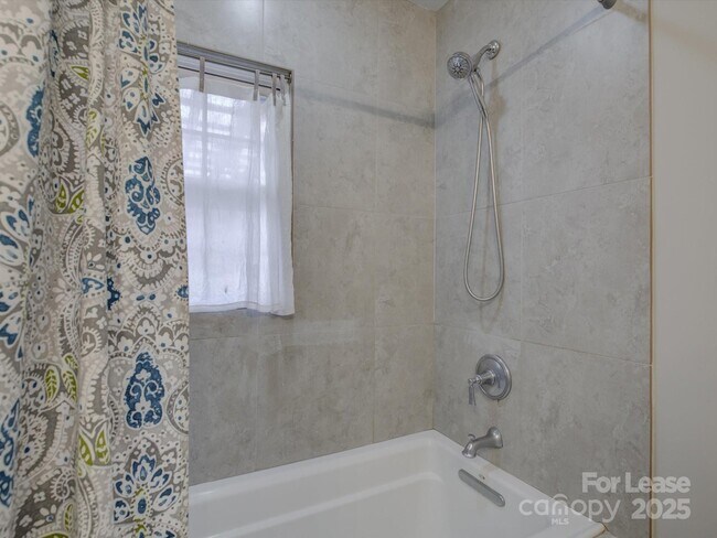 Building Photo - 6219 Colchester Pl