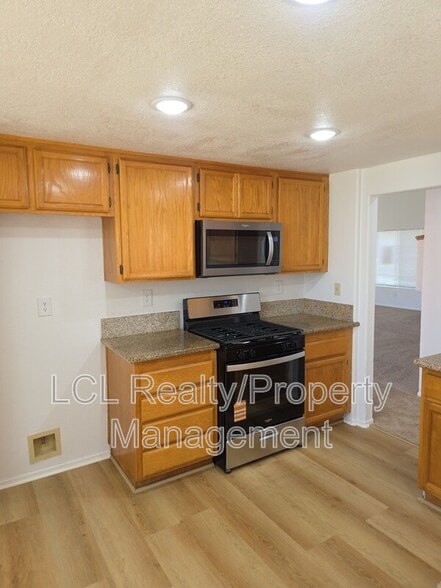 Building Photo - 35325 Billie Ann Rd