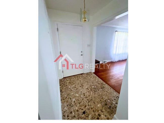 Building Photo - 4044 Somerdale Ln