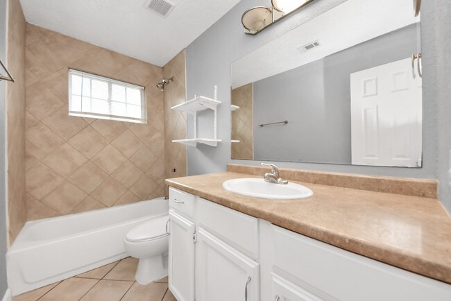 Building Photo - 7414 Battlewood Dr