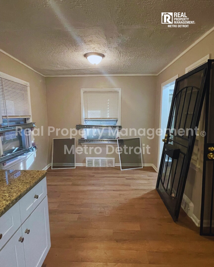 Building Photo - 18445 Ardmore St