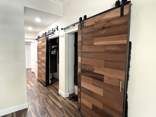 Building Photo - 1640 Presidential Way