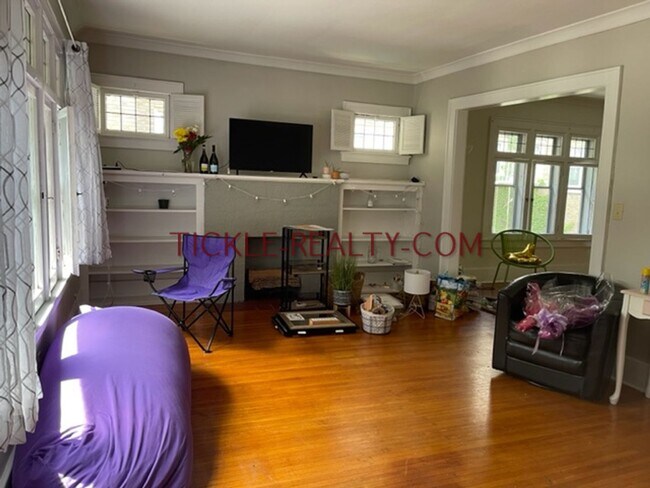 Primary Photo - 142-144 Milburn Street