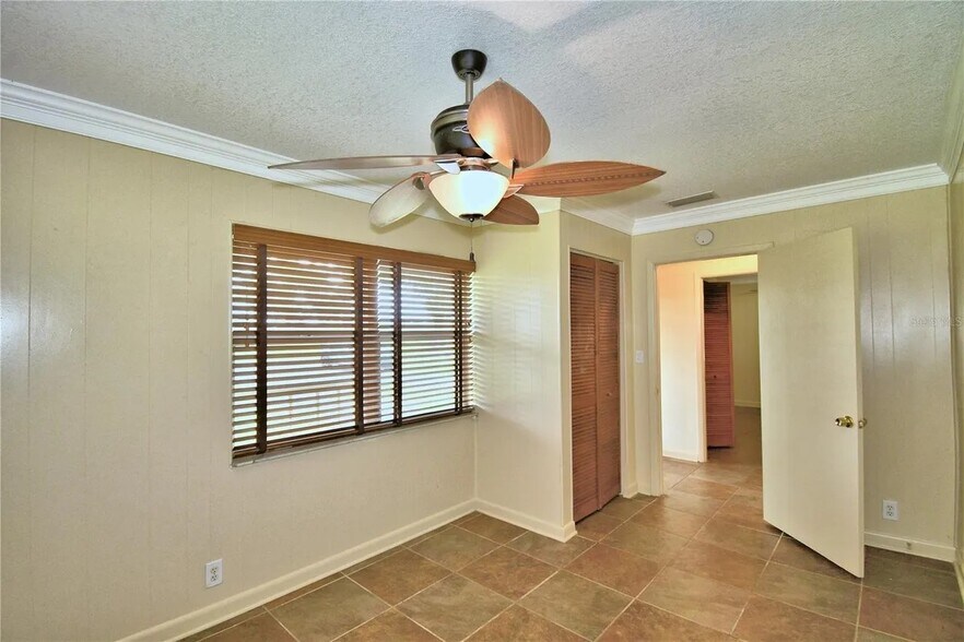 Building Photo - 3960 Avenue U NW