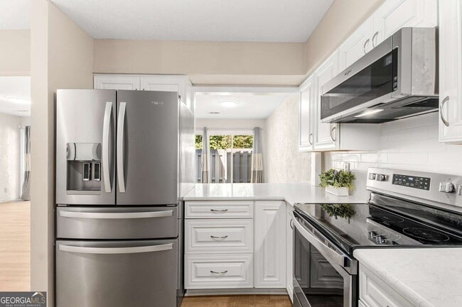 Building Photo - 510 E Ponce de Leon Ave