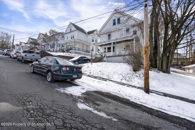 Building Photo - 1026 Fairfield St