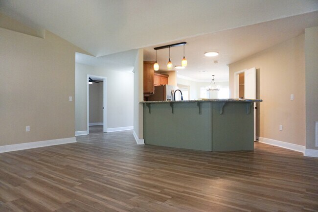 Building Photo - 141 Bronze Cir