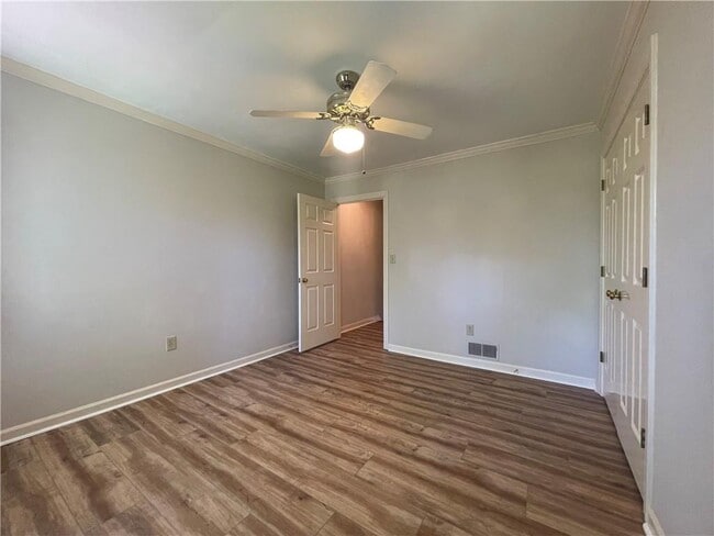 Building Photo - 1160 Old Windsor Pkwy