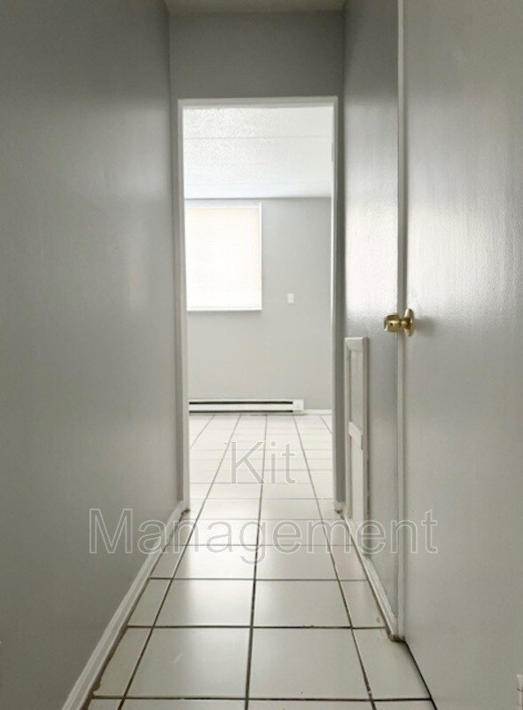 Building Photo - Charming 1-Bed in Toledo – Cozy 570 sq ft with Shared Laundry for Just $675