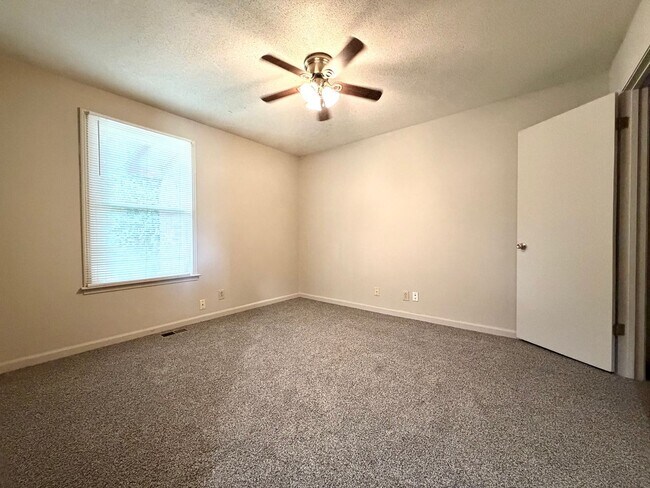 Building Photo - Bancroft Circle Apartments