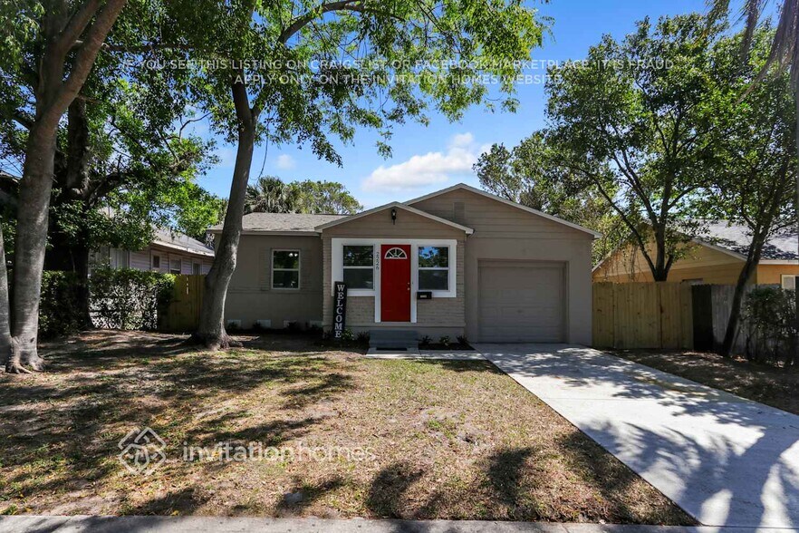 Building Photo - 2226 21st St S