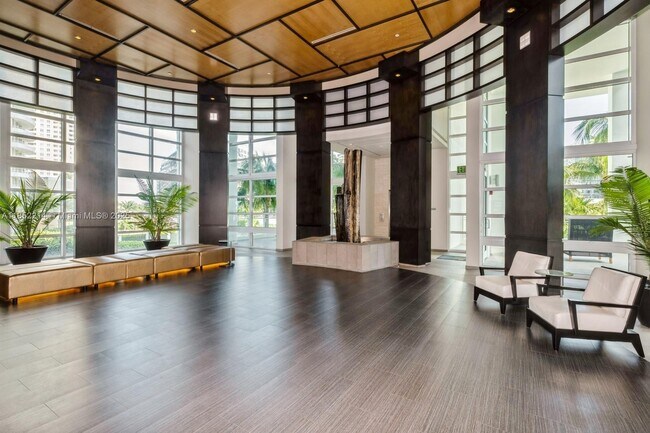 Building Photo - 900 Brickell Key Blvd