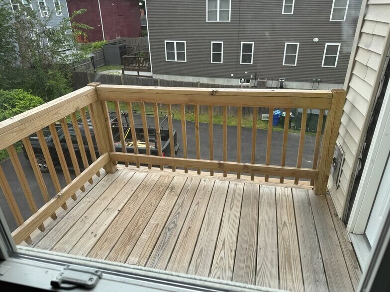 Building Photo - 127 Portland St