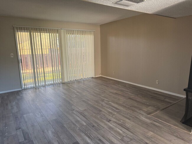 Building Photo - Victorville Green Tree Home- Refurbished 4 Bedrooms, 2 Bathrooms, New Paint,