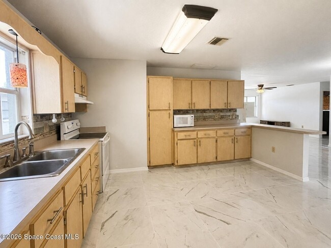 Building Photo - 1454 Rosemary Dr