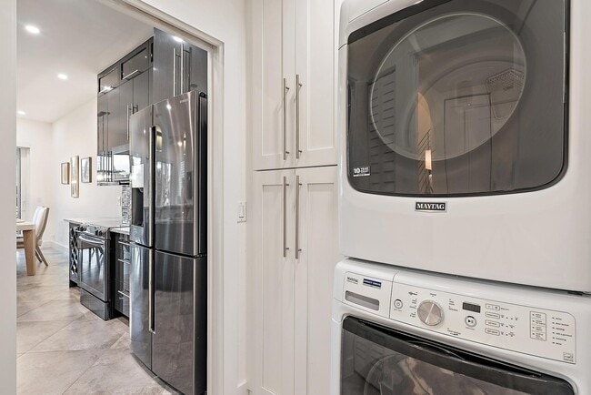 Building Photo - 503 Resort Ln