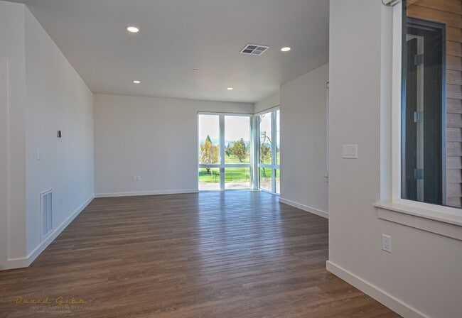 Building Photo - 1534 Myers Ln