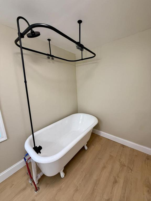 Building Photo - 35 Hess Ave